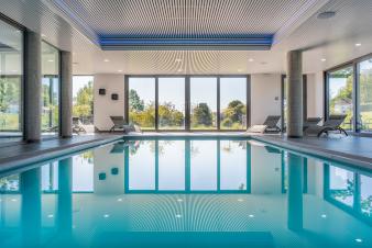 Villa de luxe 22personnes avec piscine et jacuzzi  Bastogne