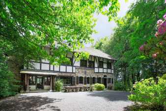 Rustique maison de vacances  Spa pour 20 personnes en Ardenne