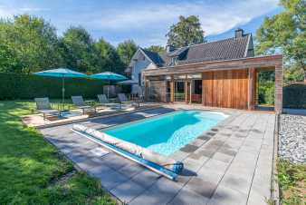Villa de luxe pour 6 pers. avec jardin et piscine  Spa, chien admis