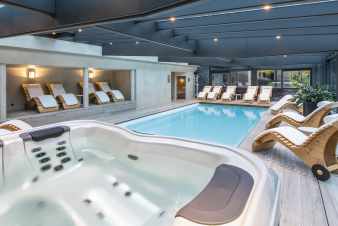 Luxueuse villa spadoise 5 toiles pour 20 personnes avec piscine intrieure