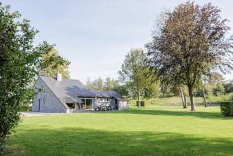 Charmant chalet pour 6 personnes  Libin, en Ardenne, avec jardin et terrasse.