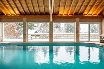 Gte pour 22 personnes  Malmedy avec piscine intrieure et sauna