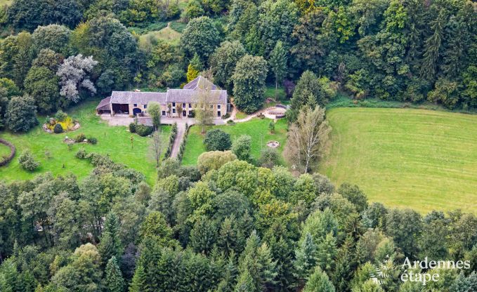 Maison de vacances  Spa pour 28 personnes en Ardenne