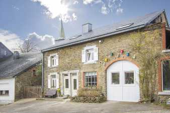 Maison de vacances en pierre du 19e sicle pour 14 personnes dans la province de Namur